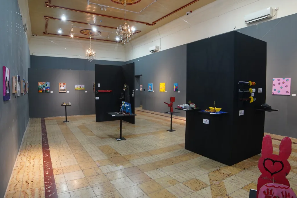 Ruang pameran Ramesan Arts